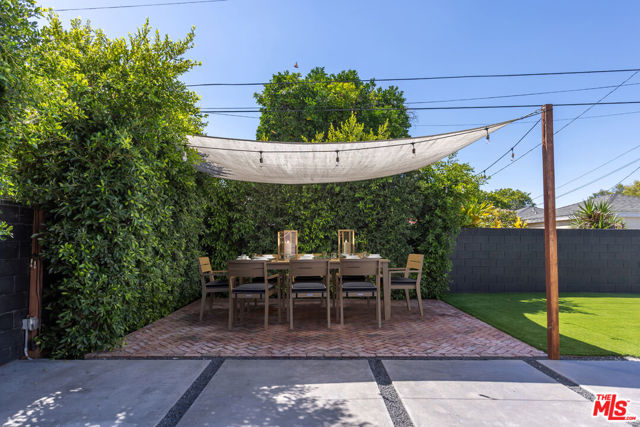 3921 S Victoria Avenue, Los Angeles CA: https://media.crmls.org/mediaz/cc9f87d2-7dc1-4948-b8ce-b8308a1aaaa5.jpg