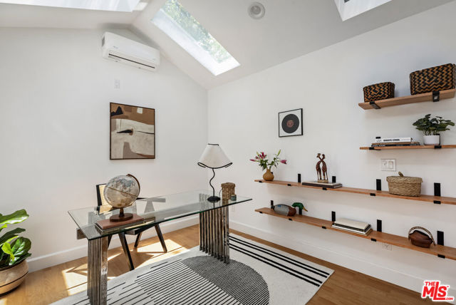 4614 San Andreas Avenue, Los Angeles CA: https://media.crmls.org/mediaz/cc9f9888-2f4a-4e44-ab60-85ba7dbe9721.jpg