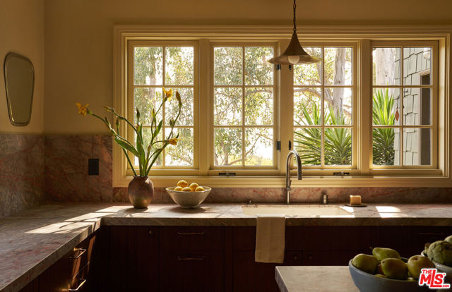 Image 7 of 35 For 1960 Escarpa Drive