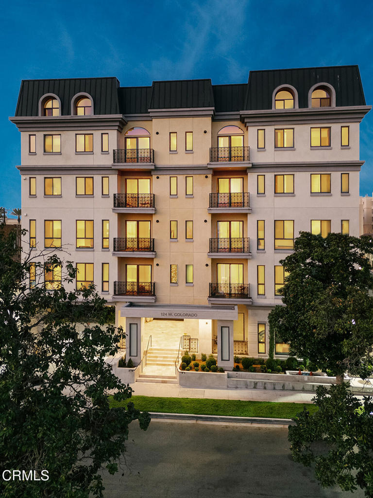 124 W Colorado Street #302