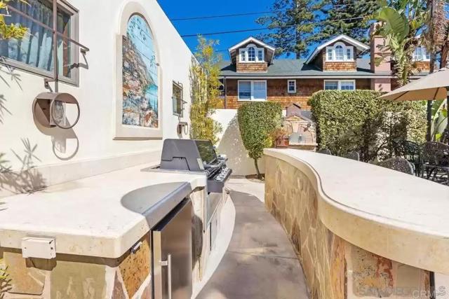 Detail Gallery Image 17 of 32 For 555 Ocean, Coronado,  CA 92118 - 4 Beds | 4/1 Baths