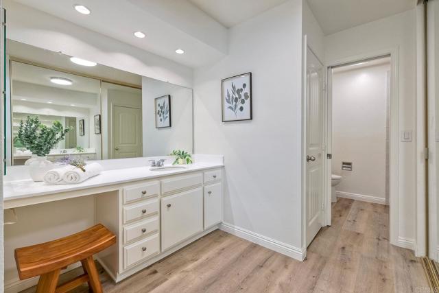 232 Cerco Rosado, San Marcos CA: https://media.crmls.org/mediaz/cca1bb83-a38d-437a-91b3-50dd805a833d.jpg