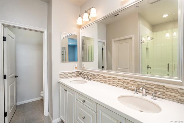 16206 Veridian Cir, San Diego CA: https://media.crmls.org/mediaz/cca1cd57-d265-48dc-8888-957cbd0acb7a.jpg
