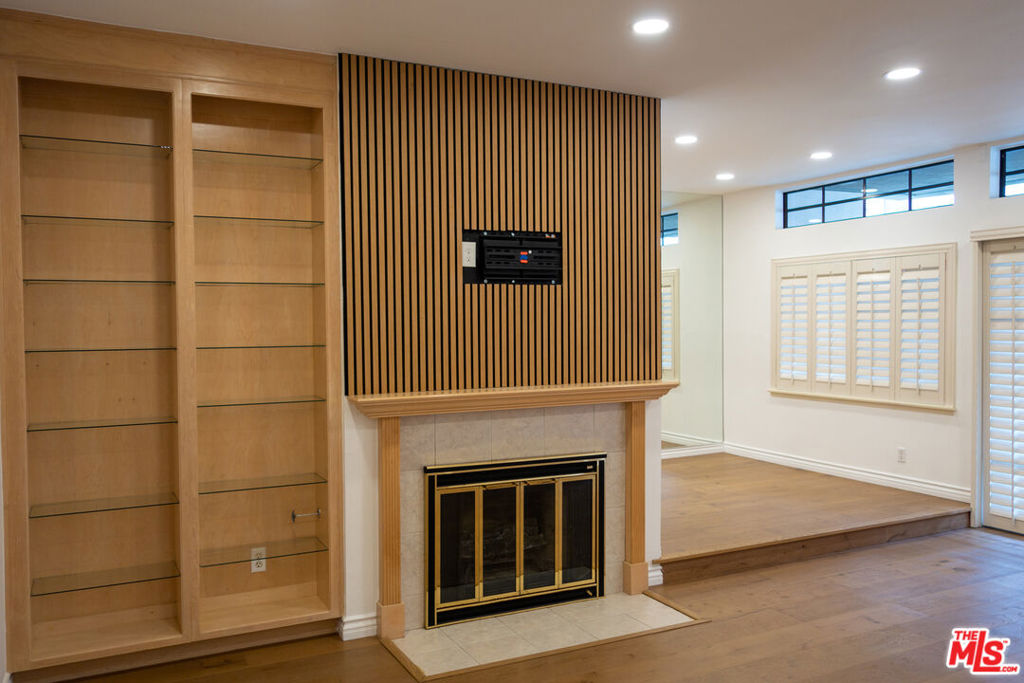 4543 Willis Avenue #102