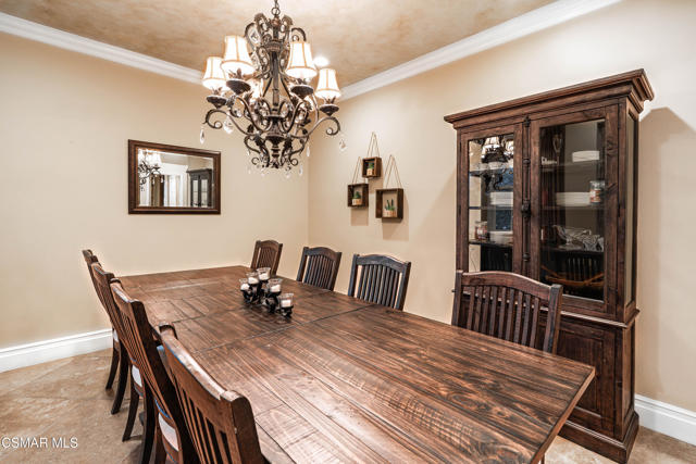 551 Rustic Hills Drive, Simi Valley CA: https://media.crmls.org/mediaz/cca28358-6e73-4470-9752-e46752828a3e.jpg