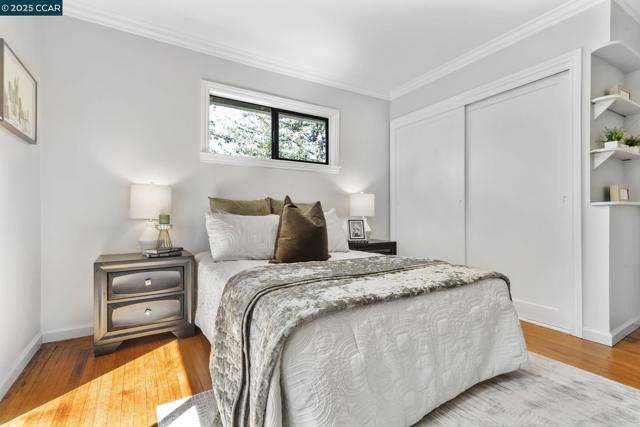 3348 Betty Ln, Lafayette CA: https://media.crmls.org/mediaz/cca2b0c2-2974-4f9e-a881-a68ff8925ed5.jpg