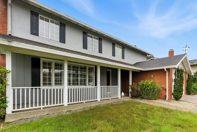 1675 Escalante Way, Burlingame CA: https://media.crmls.org/mediaz/cca2b169-f07f-46ad-88b1-9efb5404d9f9.jpg