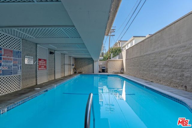 11645 Montana Avenue, Los Angeles CA: https://media.crmls.org/mediaz/cca3052b-2338-4d9a-be2b-d485d6d9b930.jpg