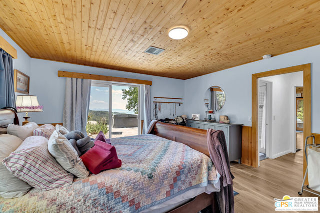 21395 Highway 243, Idyllwild CA: https://media.crmls.org/mediaz/cca30b9d-3308-409f-8da4-af4f54a51de0.jpg