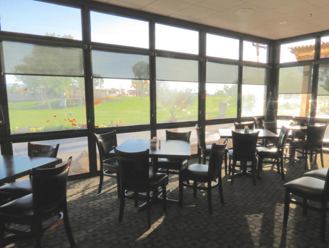 38525 Desert Greens E Drive, Palm Desert CA: https://media.crmls.org/mediaz/cca321bb-b855-4416-aa71-197cc37e8a07.jpg