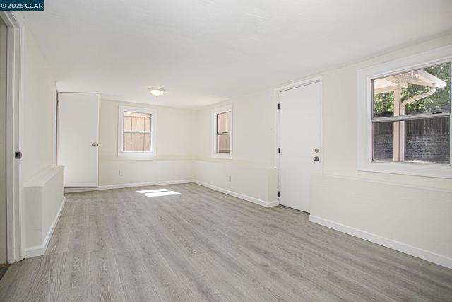 532 Central Ave, Pittsburg CA: https://media.crmls.org/mediaz/cca36976-e8f6-4c95-9d6c-9b46b5c9fc0b.jpg