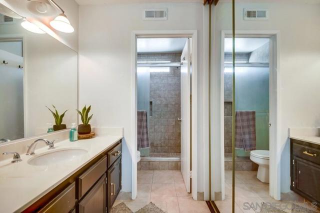 1721 Maxwell Ln, Corona CA: https://media.crmls.org/mediaz/cca49288-1b1a-43fd-b65c-c2d5959537c5.jpg