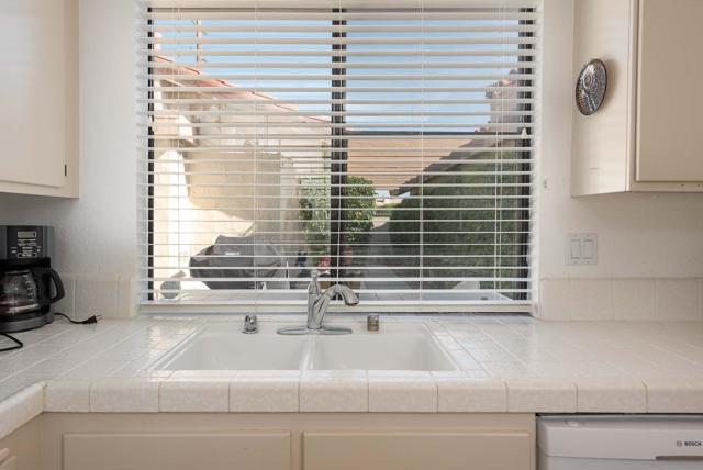 Image 14 of 39 For 279 San Remo Street