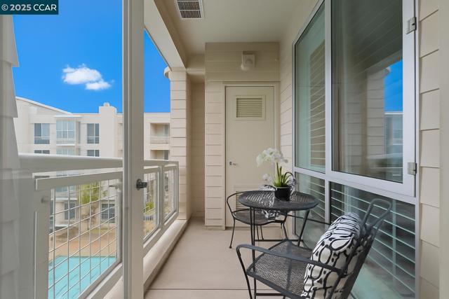 1655 N California Blvd, Walnut Creek CA: https://media.crmls.org/mediaz/cca500e8-7604-42c6-9540-4775148b0779.jpg