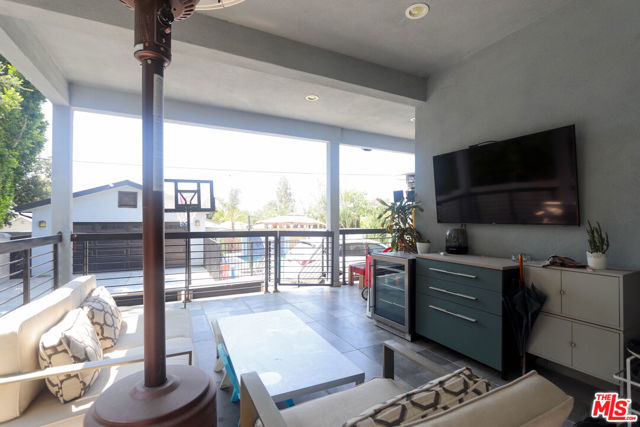 1670 Asbury Drive, Pasadena CA: https://media.crmls.org/mediaz/cca569cb-7879-4488-b19a-ecc909c0af93.jpg
