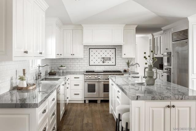 1879 Tahiti Drive, Costa Mesa CA: https://media.crmls.org/mediaz/cca57a14-0b6d-4157-848a-380f9ddf9f58.jpg