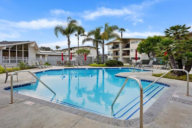 640 W Solana Circle, Solana Beach CA: https://media.crmls.org/mediaz/cca5c805-a7b1-4568-b123-0ed9ac8855f6.jpg