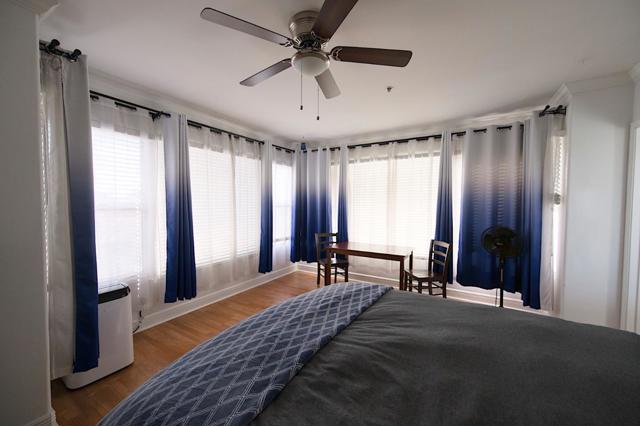 1515 14th Avenue, Oakland CA: https://media.crmls.org/mediaz/cca61ec2-0cf8-4a3c-8722-7ab10574e0f2.jpg