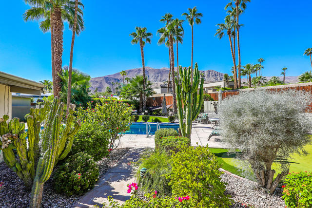 71529 Tangier Road, Rancho Mirage CA: https://media.crmls.org/mediaz/cca64a0f-c5e5-4b5b-a789-770d844ca2d0.jpg