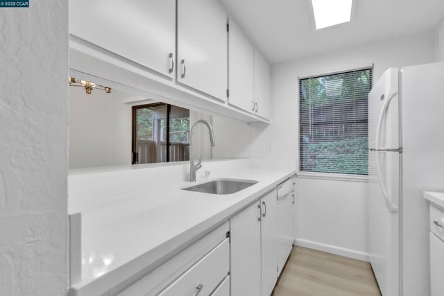 890 Camelback Pl, Pleasant Hill CA: https://media.crmls.org/mediaz/cca6cb54-fa36-44ad-ba65-5dc8ceed2331.jpg