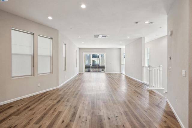 5813 Huntley Ave, Dublin CA: https://media.crmls.org/mediaz/cca7038c-5dcd-4c7c-9b4a-3f1a6e17bd76.jpg