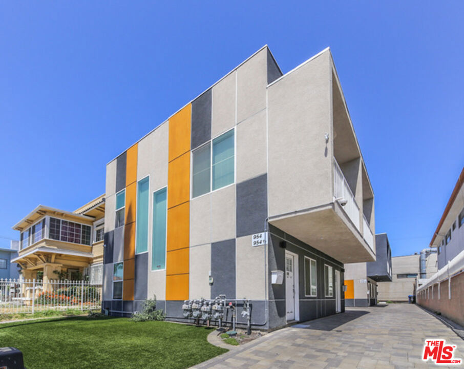 1/2 S New Hampshire Avenue #2