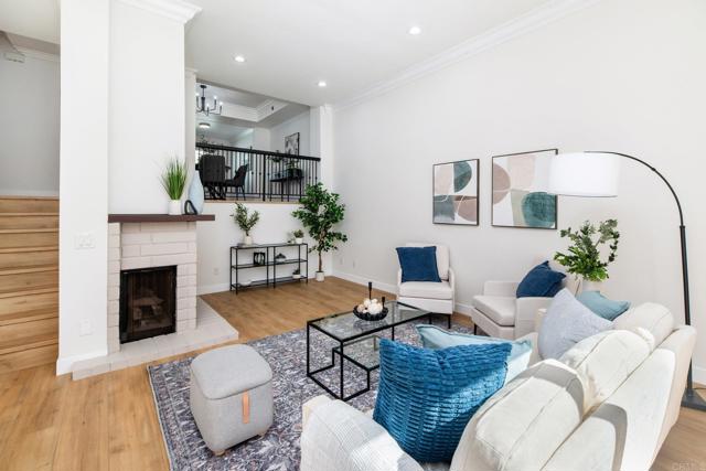 Detail Gallery Image 5 of 34 For 4094 Mahaila Ave #B,  San Diego,  CA 92122 - 3 Beds | 2/1 Baths