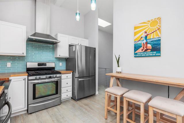 Detail Gallery Image 17 of 45 For 880 Home Ave #G,  Carlsbad,  CA 92008 - 3 Beds | 2/1 Baths