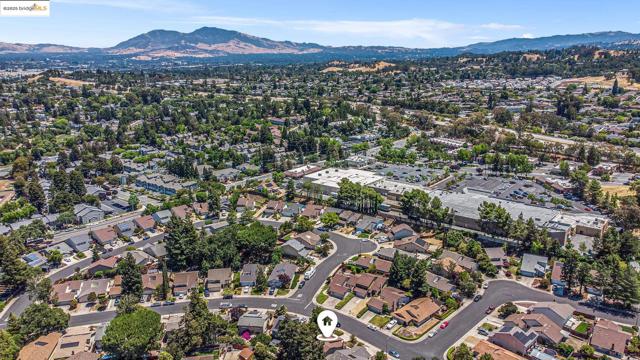 1039 Village Oaks Drive, Martinez CA: https://media.crmls.org/mediaz/cca86c0e-0345-407a-9805-ca3ba7a36cb8.jpg