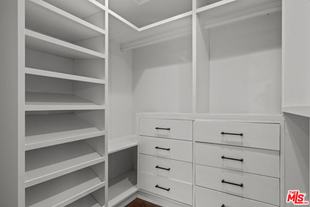 2240 Hillhurst Avenue, Los Angeles CA: https://media.crmls.org/mediaz/cca8709e-ee63-420c-b7fa-409adf325019.jpg