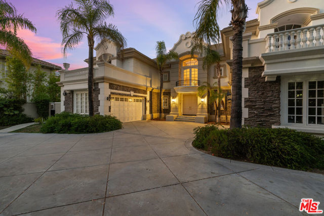 19016 Devonport Lane, Tarzana CA: https://media.crmls.org/mediaz/cca8d215-6b6f-4571-a050-67cc3bb8759b.jpg