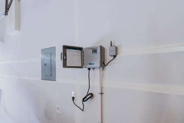 554 Pleasant Drive, Lathrop CA: https://media.crmls.org/mediaz/cca91487-2e3a-49d2-9a00-f59c9de74154.jpg