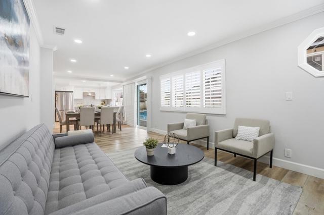 11383 Stonecress Avenue, Fountain Valley CA: https://media.crmls.org/mediaz/cca9af4b-fd13-40de-a413-b4217c377257.jpg