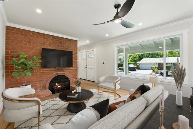 5701 Lewis Way, Concord CA: https://media.crmls.org/mediaz/cca9b21d-10e5-4397-bf96-4711f350609c.jpg