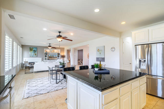 9 Shasta Lake Drive, Rancho Mirage CA: https://media.crmls.org/mediaz/cca9c334-4cfe-4186-86de-5cf7ed89b92e.jpg