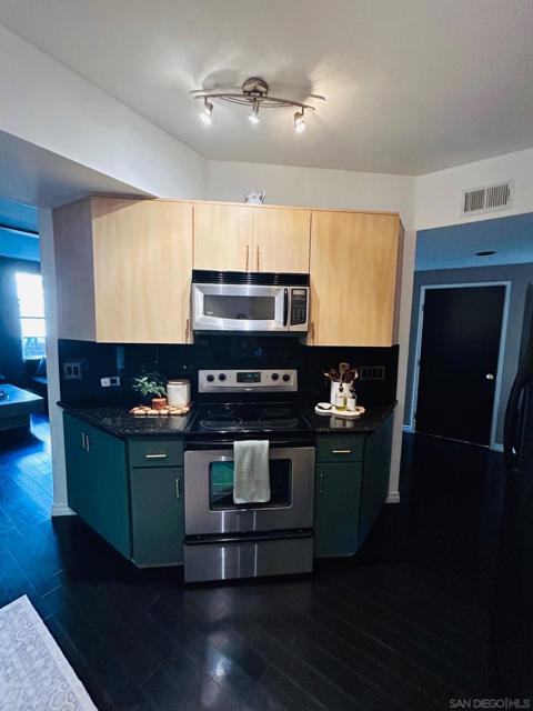 101 Market Street, San Diego CA: https://media.crmls.org/mediaz/cca9e85f-d404-4b0b-8ca9-625d990de327.jpg