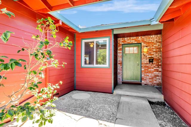 945 San Ramon Court, Mountain View CA: https://media.crmls.org/mediaz/ccaa37f9-ac19-4150-8c33-92233b7b7f31.jpg