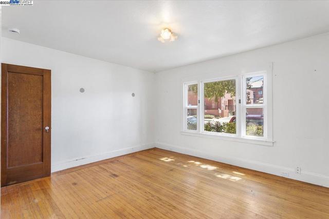 2255 Lincoln Ave., Alameda CA: https://media.crmls.org/mediaz/ccab5271-4bf4-434d-82fd-11c860c0297b.jpg