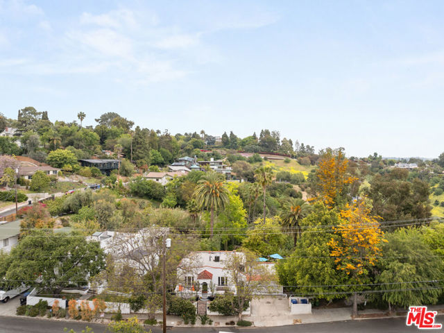955 W Avenue 37, Los Angeles CA: https://media.crmls.org/mediaz/ccab8a4d-7cf1-4a0e-85c8-4af0fd93c6ce.jpg