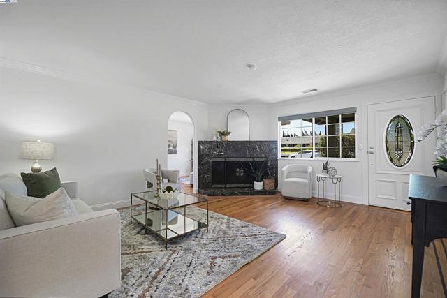 17526 Parker Rd, Castro Valley CA: https://media.crmls.org/mediaz/ccad9407-278c-4a2a-ab78-0901d9b6b5c6.jpg