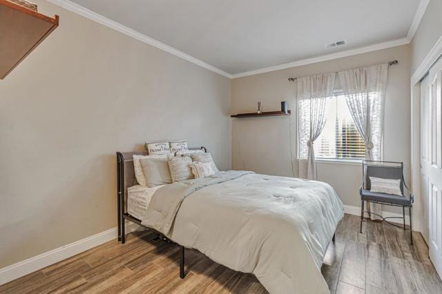 1700 Hemlock Court, Hollister CA: https://media.crmls.org/mediaz/ccae019a-6efb-4e02-a302-dfb182bf6c98.jpg
