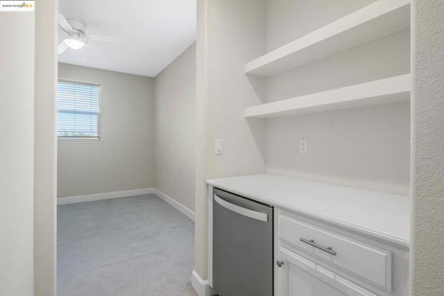 270 Guthrie Lane, Brentwood CA: https://media.crmls.org/mediaz/ccae2a46-80ee-4625-9760-924021bb5980.jpg