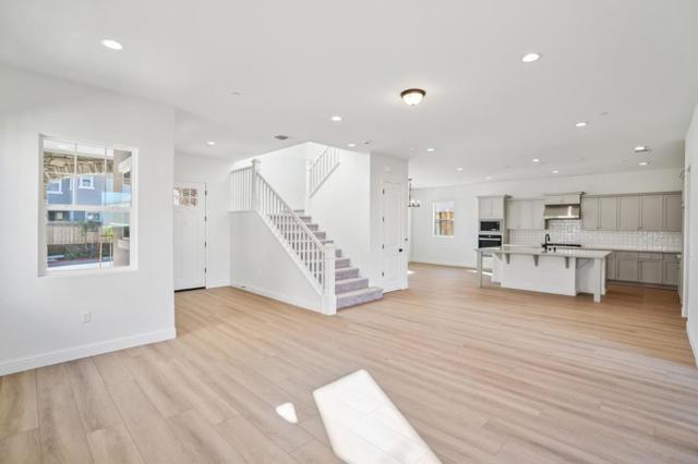 607 Santa Ynez Way, Marina CA: https://media.crmls.org/mediaz/ccaea226-4ce4-4845-9f37-a39eddfb6ae1.jpg