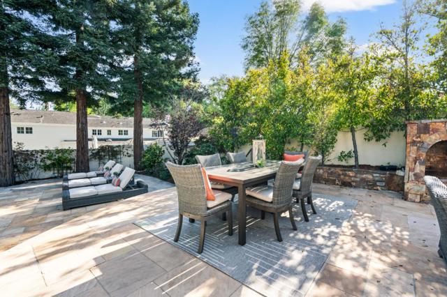 6 Zachary Court, Menlo Park CA: https://media.crmls.org/mediaz/ccaee330-5d65-472f-b839-9fa9c3425fd4.jpg