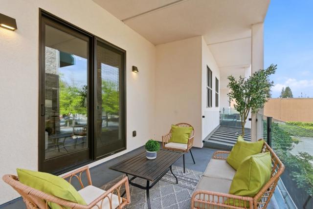 922 Woodside Road, Redwood City CA: https://media.crmls.org/mediaz/ccaf5761-b30b-46dd-b43d-ced4e09b240b.jpg