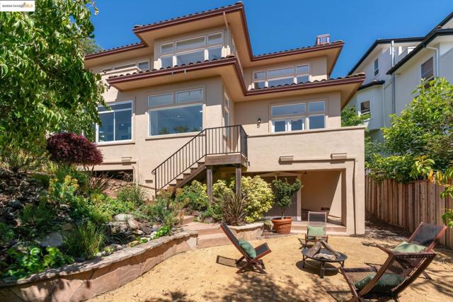16032 Broadway Ter, Oakland CA: https://media.crmls.org/mediaz/ccafe917-6dad-41f1-844c-633393f67599.jpg