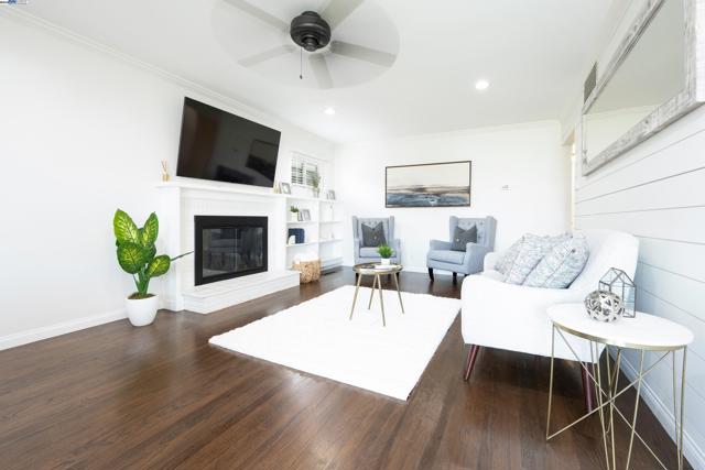 1338 Thais Ln, Hayward CA: https://media.crmls.org/mediaz/ccb03cbe-d429-4cd6-a35a-d44514368c47.jpg