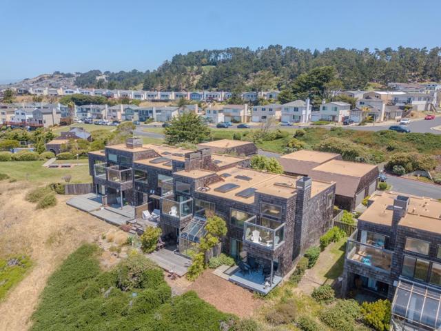 262 Beachview Avenue, Pacifica CA: https://media.crmls.org/mediaz/ccb05ce8-a58d-4759-b855-23ac4a6d05b3.jpg