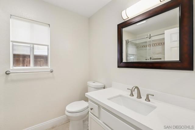 329 Del Flora St, Oceanside CA: https://media.crmls.org/mediaz/ccb0657d-8136-429f-ab21-fca5b386a567.jpg