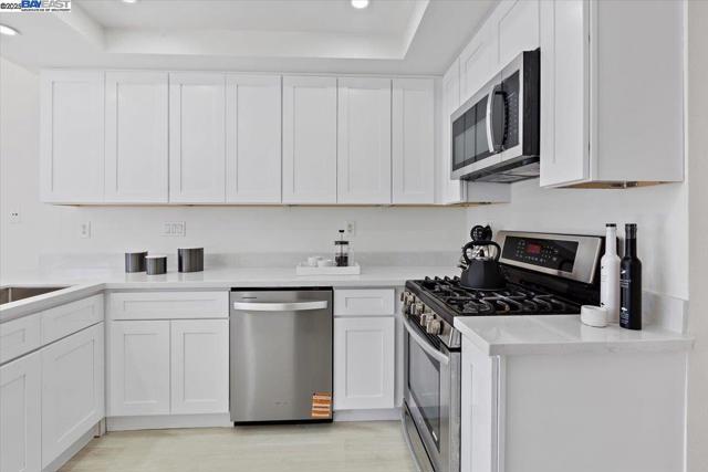 32948 Soquel St, Union City CA: https://media.crmls.org/mediaz/ccb1e97c-5fa1-44c7-8c70-d813b6491e0f.jpg